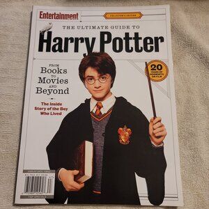 M134. Entertainment Collector's Edition Harry Potter Magazine